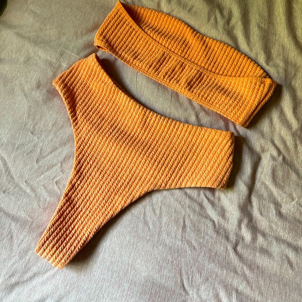 Bikini Set - Picture 3 of 4